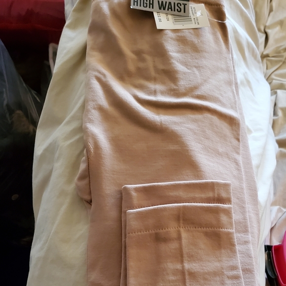 Womens plus size leggings - Picture 3 of 3